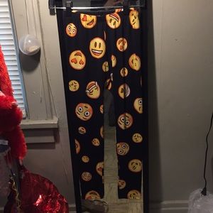 Emoji Leggings 😎💕